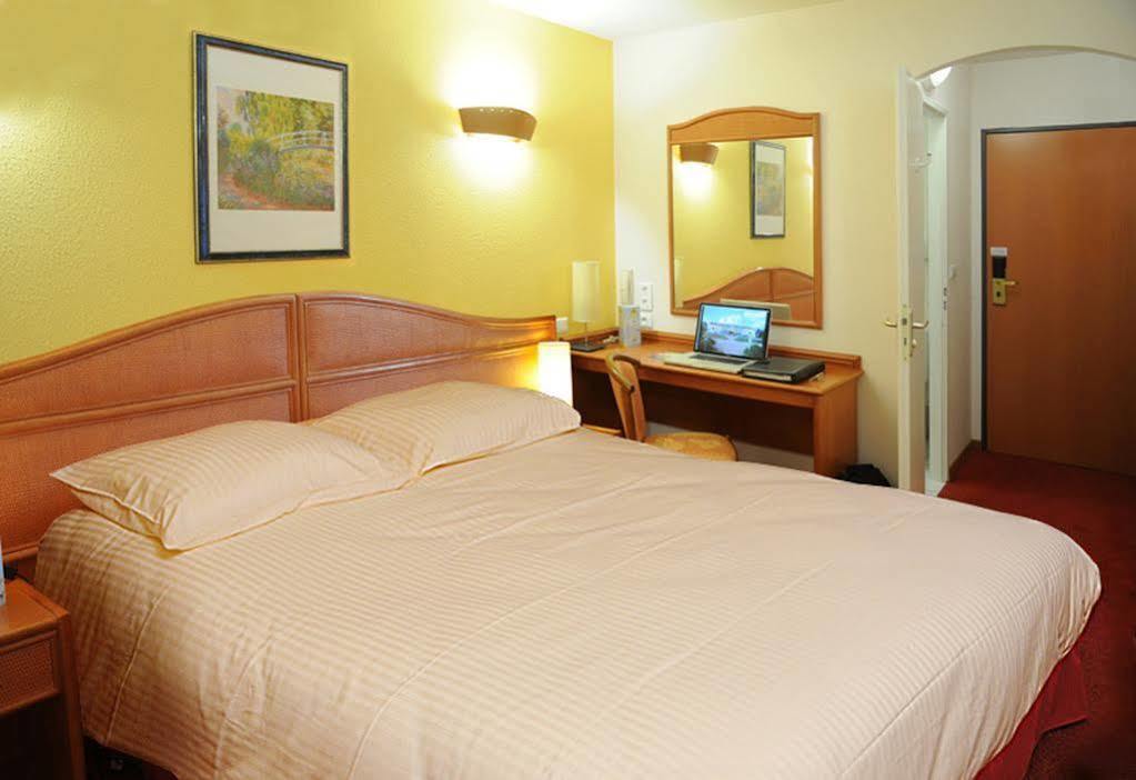 Holtzheim B&B Hotel Strasbourg Aeroport מראה חיצוני תמונה